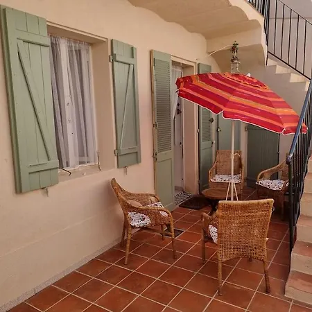- La Porquerollaise בית נופש