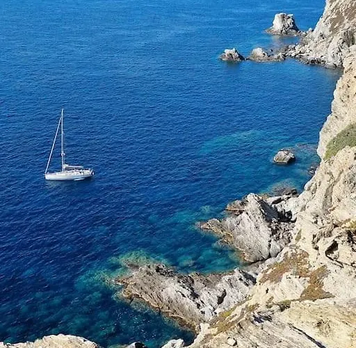 - La Porquerollaise