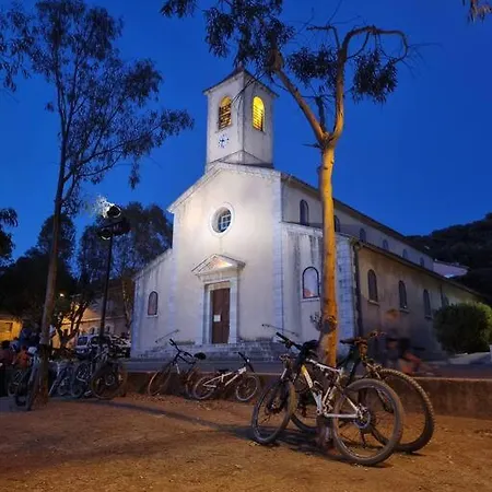 - La Porquerollaise Hébergement de vacances